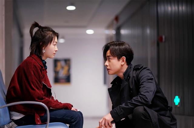 《幕后之王》霸道总裁爱上我?