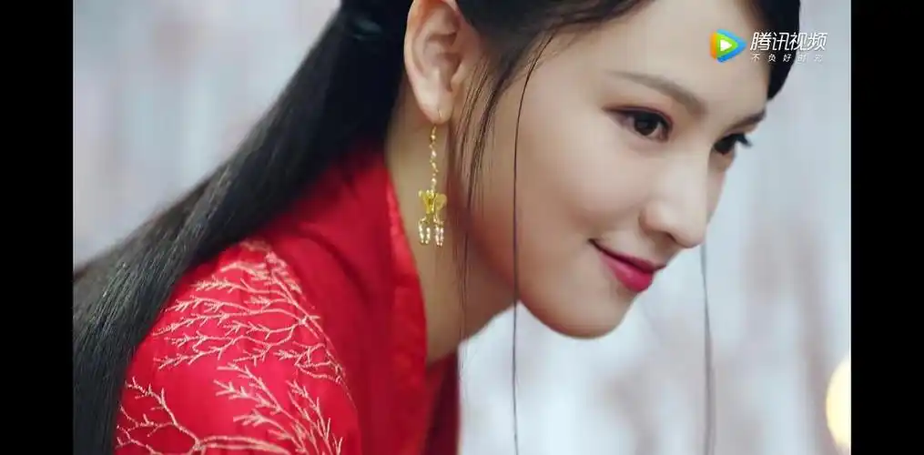 电视剧白发里面那个沉鱼居然是黄灿灿?