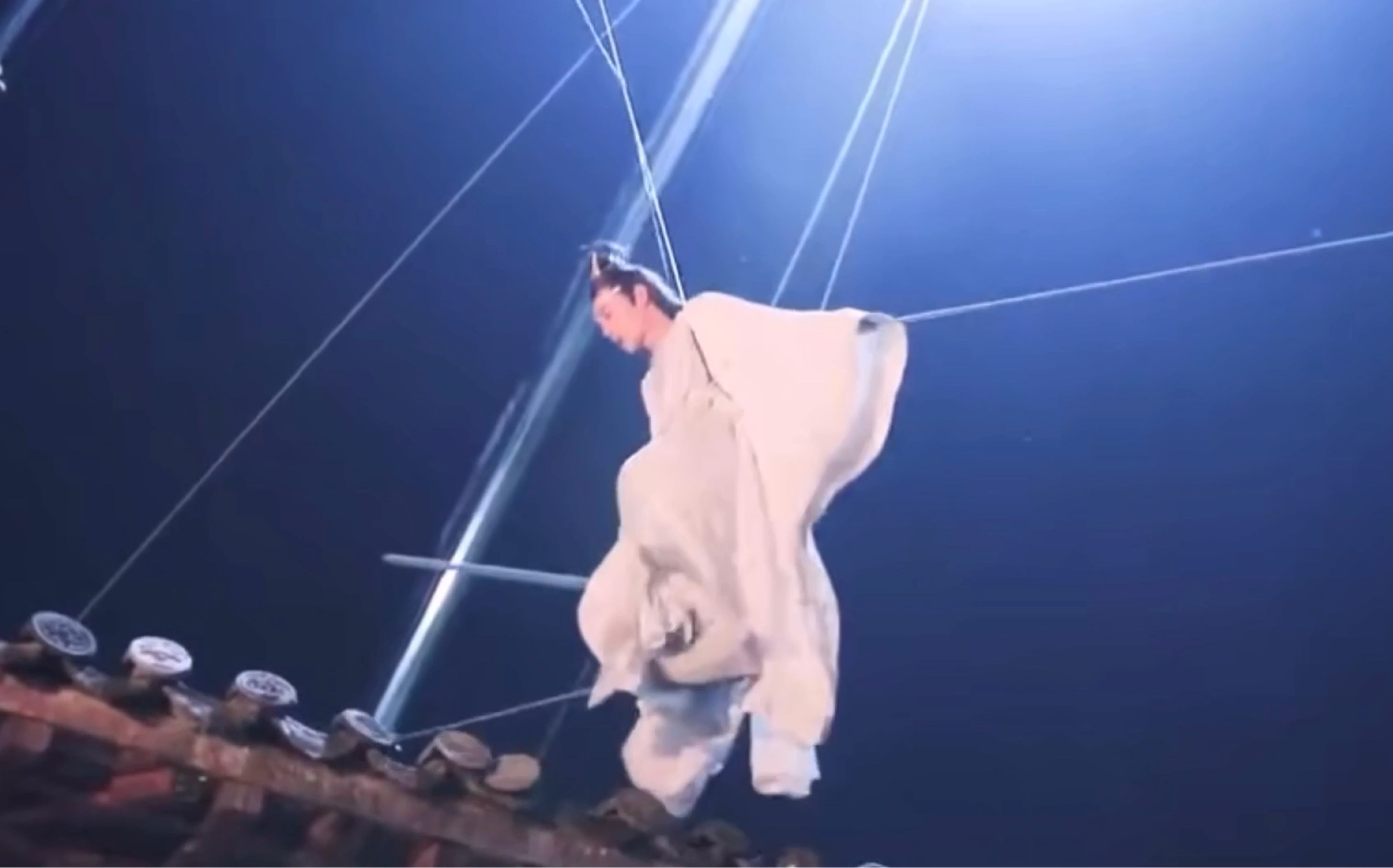 王一博吊威亚恐高,大声呼喊肖战求救!