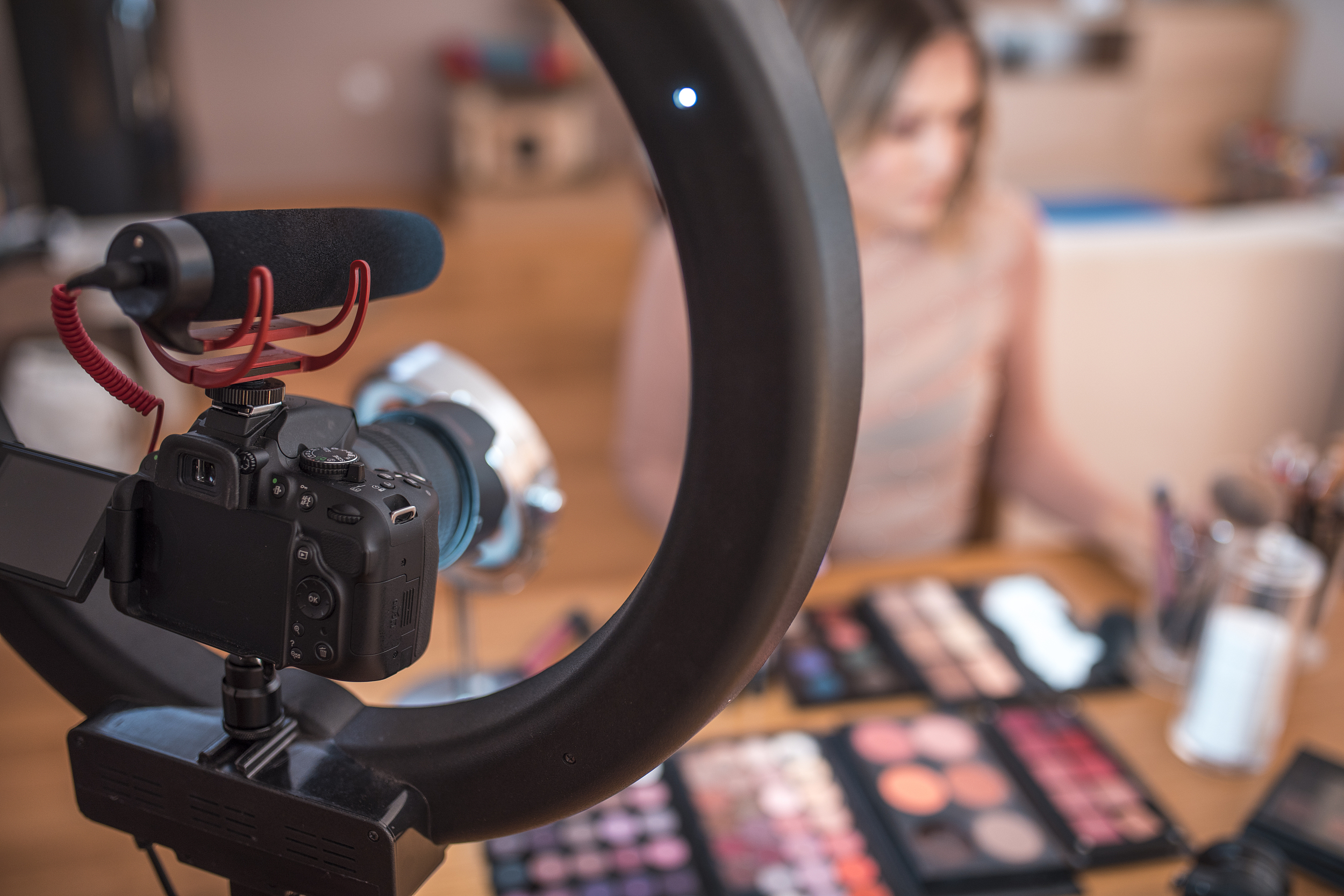 直播带货火爆背后频频"翻车" 谁来规范行业乱象?