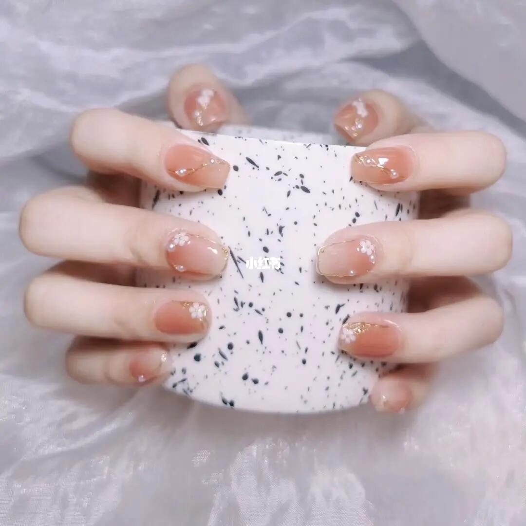 夏季清爽美甲冰透西柚珍珠美甲