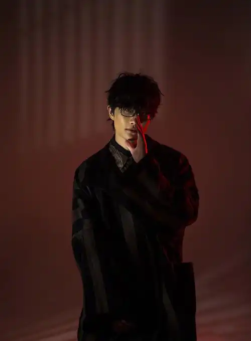 许嵩新歌绝代风华帅气写真图片