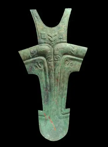 青铜盾牌 高:39.5cm