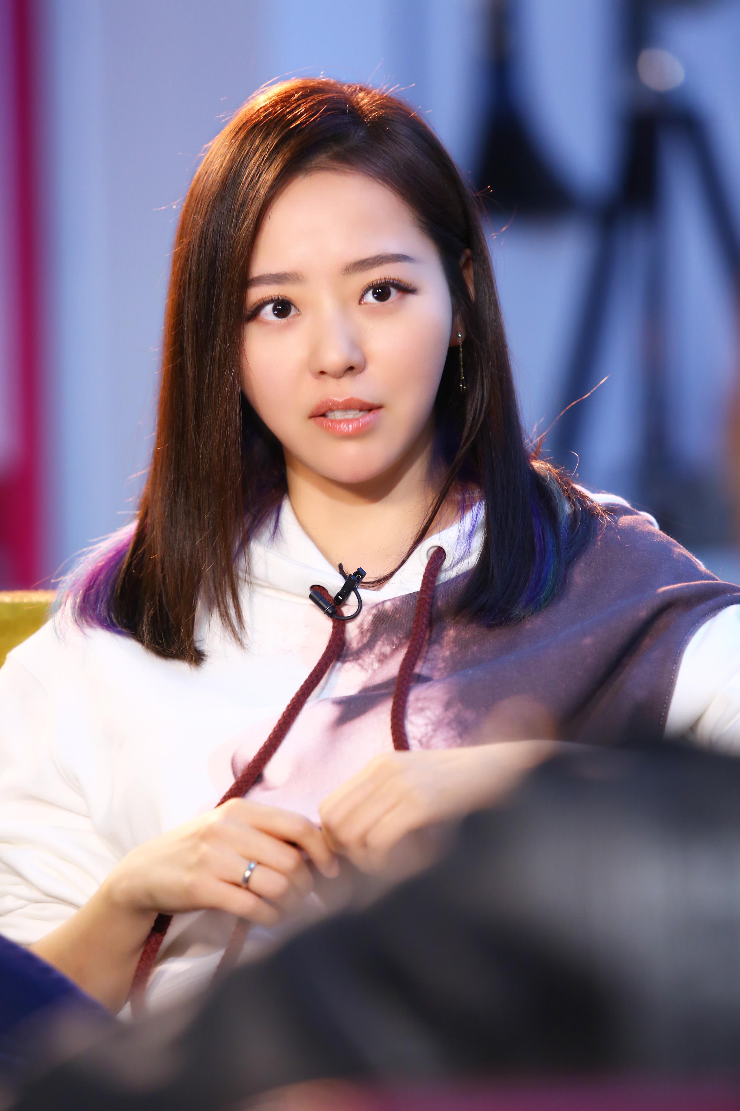 小女人霸道总裁随意转换,你见过这样的张靓颖吗?