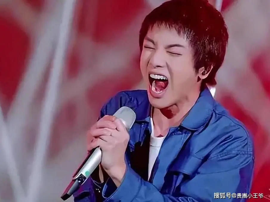 不知道大家有没有看过华晨宇的演唱会,有的网友将他的演唱会评价为"