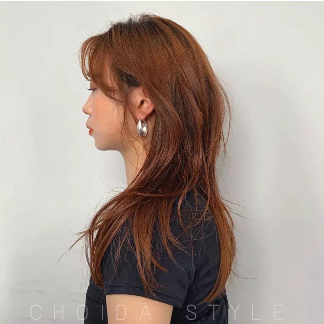 时髦人都剪"有层次感的中长发"_发型