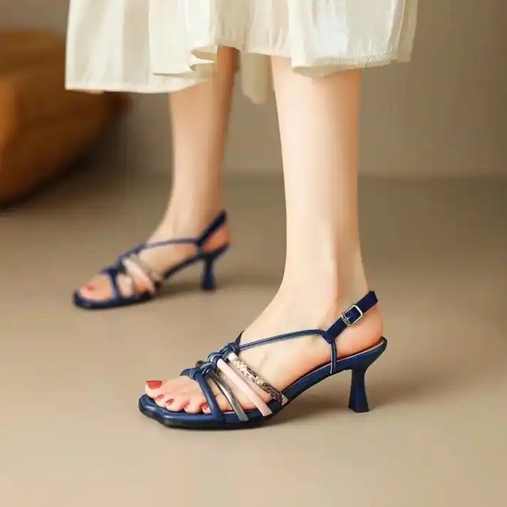 露趾罗马凉鞋女夏季新款时尚拼色.#小众设计感 #高端轻奢 # - 抖音