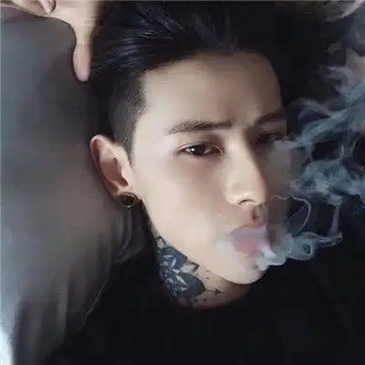 中年男人抽烟头像成熟稳重