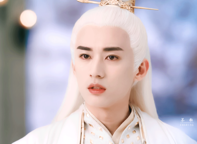 明星白发古装有多惊艳?焦恩俊经典,王鹤棣丑拒,刘学义一眼万年