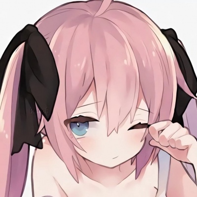 粉色双马尾动漫女头