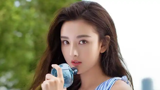 通知书暴露了明星考生的真实姓名!易烊千玺居然是他的本名?