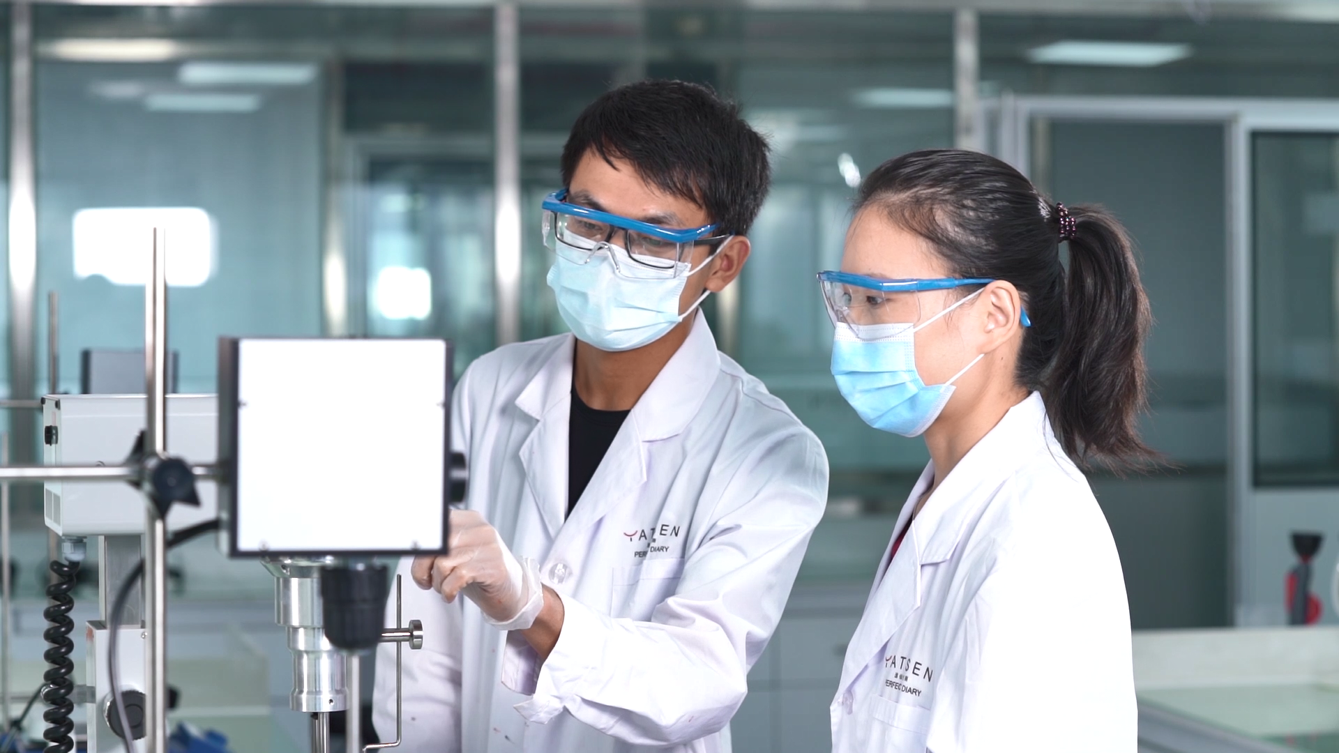 逸仙电商2021年报披露营收毛利持续双升研发投入超14亿元