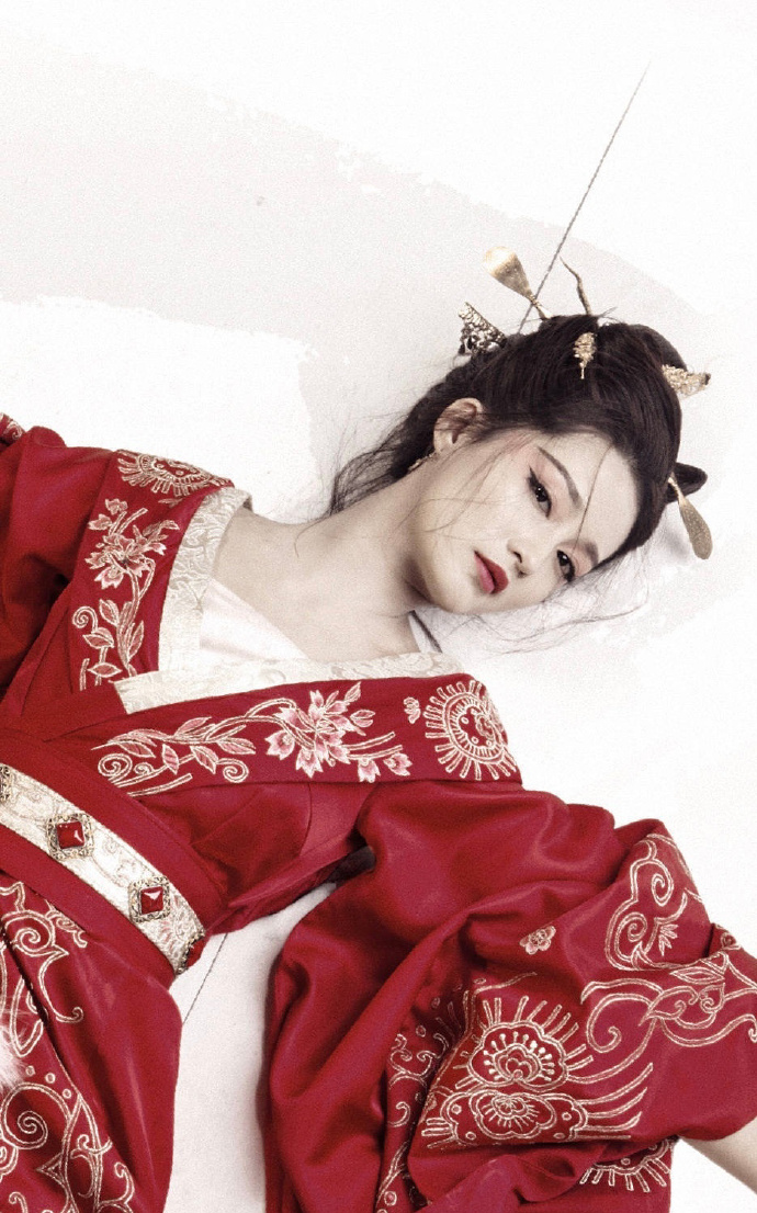 李沁请君红衣剧照