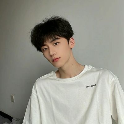 好看的头像图片男简单帅气男生个性真人高清图片大全