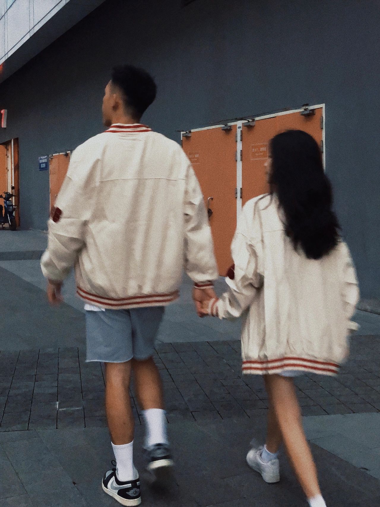 155&180身高差情侣拍照|复古感 get起来散步也可以轻松拍出复古感