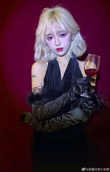 "机智张张12-19 09:22来自 机智张张超话张耀月的小包被