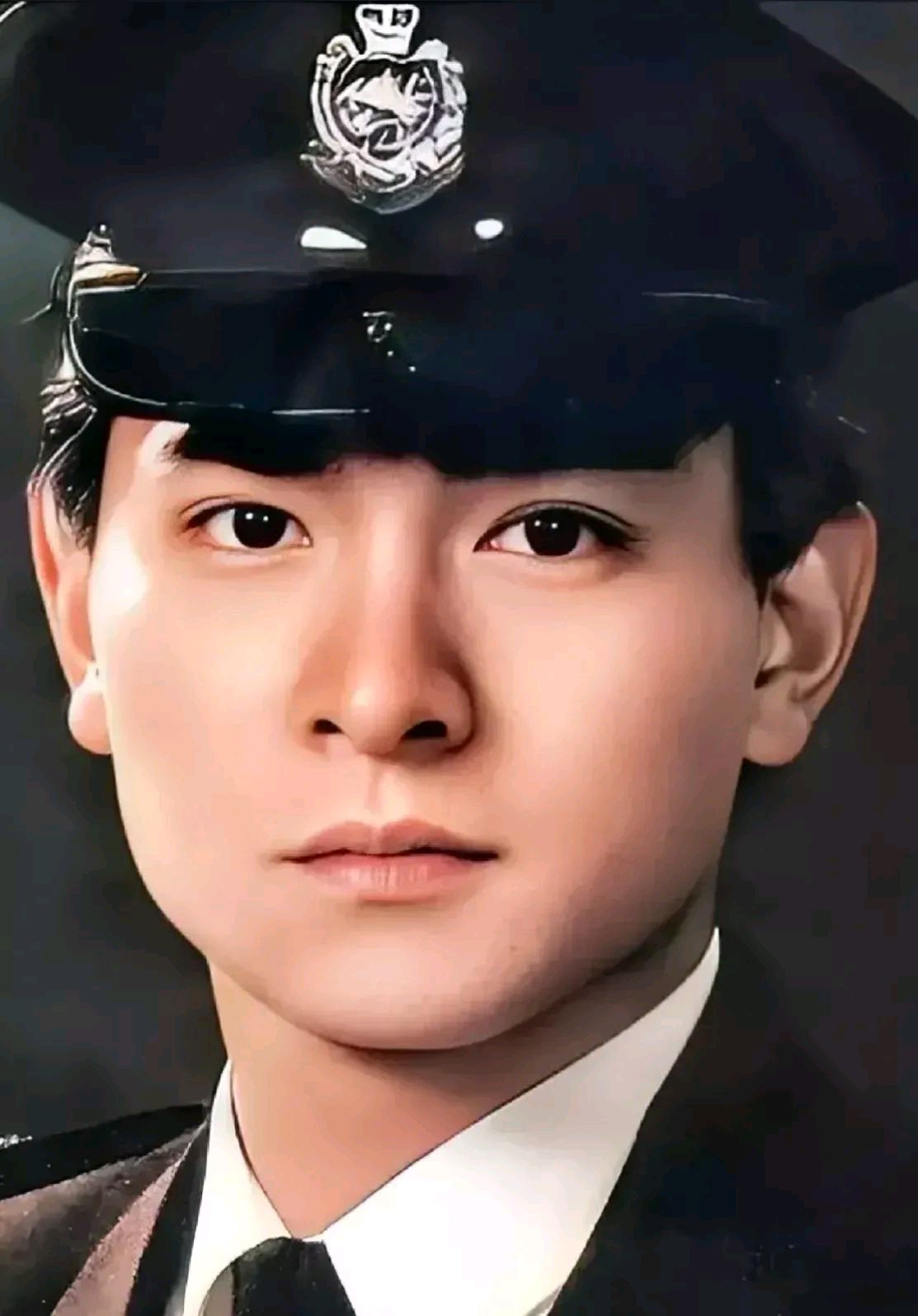 刘德华年轻时的照片真是帅得没的说!