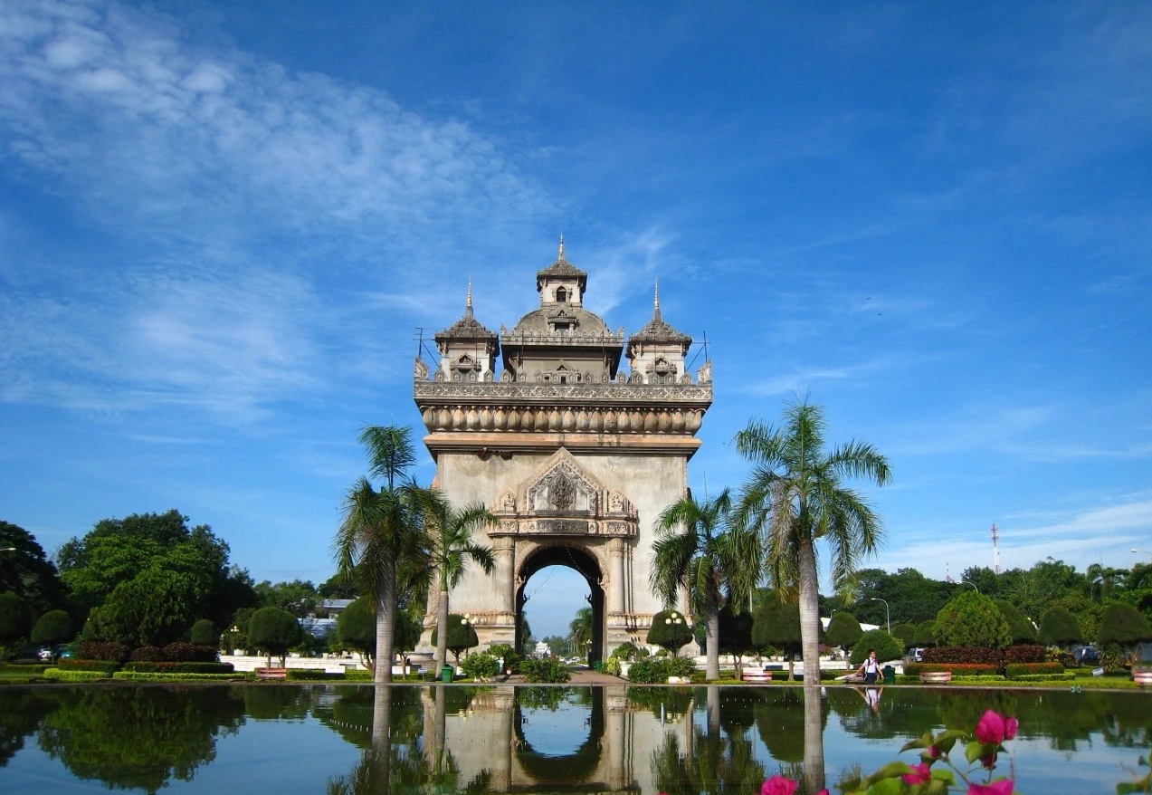 老挝凯旋门万象地标之一