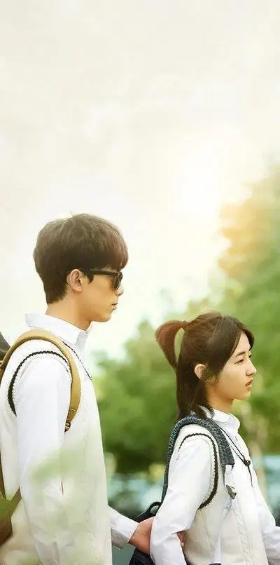 吴磊张子枫毕业照花絮公开两人站在一起就cp感爆棚初恋的感觉来了