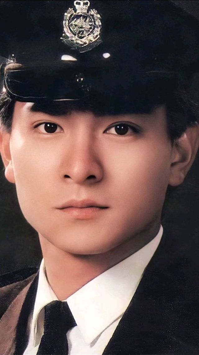 刘德华老照片修复,年轻时的颜值真是太逆天了!