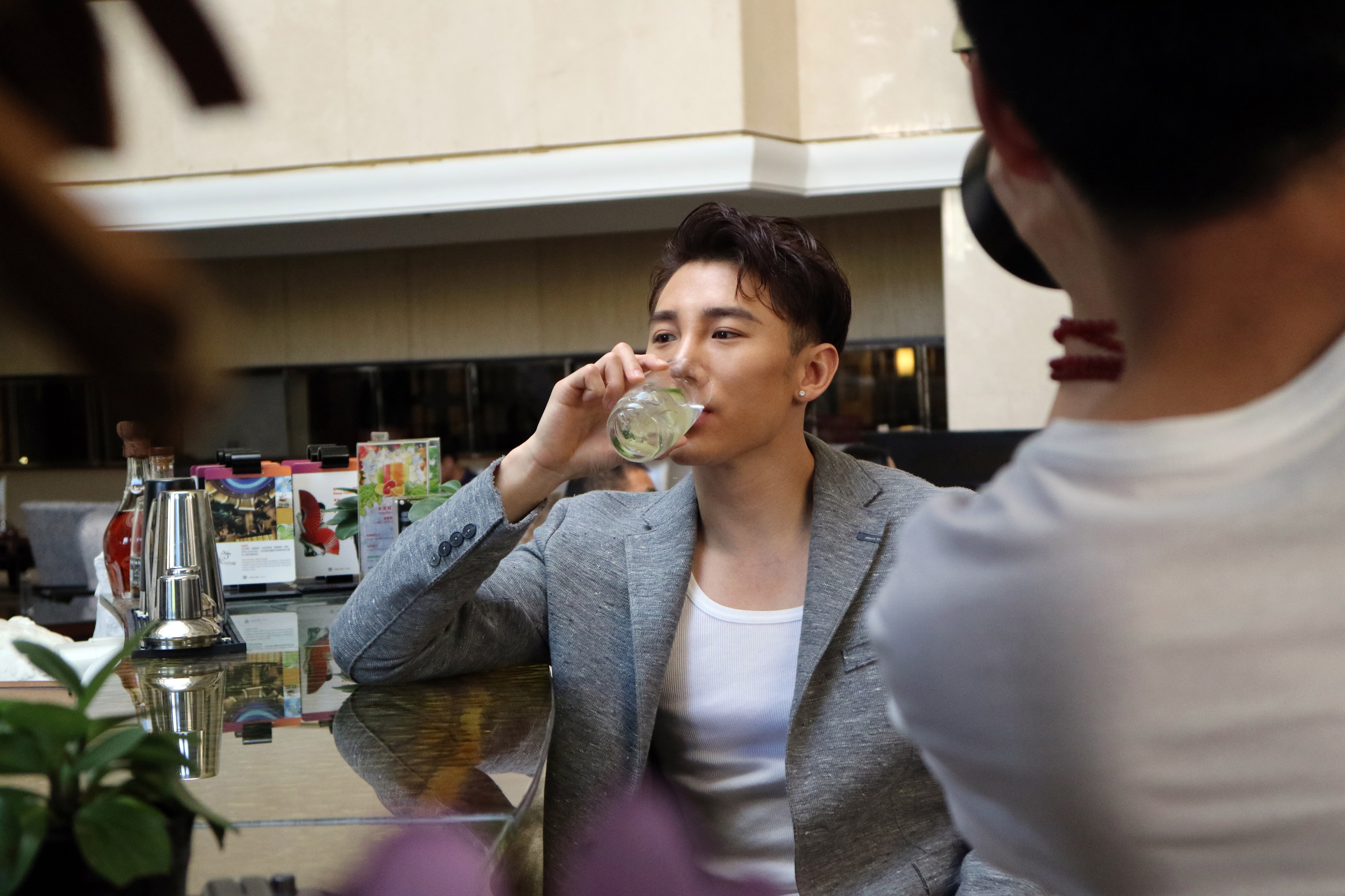 近日,在《诛仙青云志》曾有过精彩出演的丁一受邀某