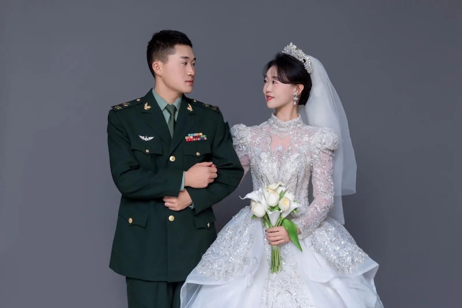 16对军人结婚照太甜了,赶紧点赞吧!