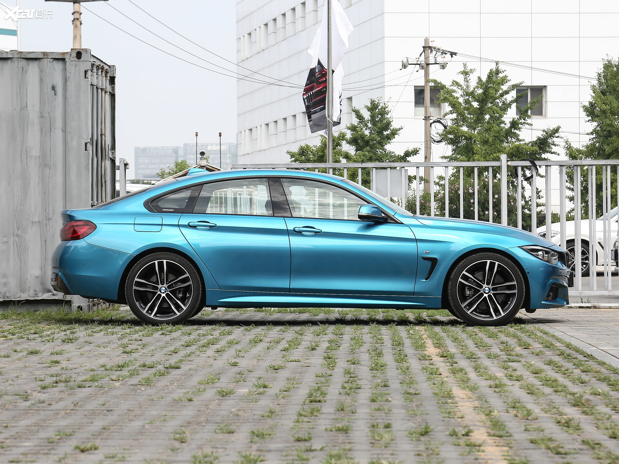 2019款宝马4系四门 430i m运动曜夜版 基本型 2018款宝马4系四门 440i