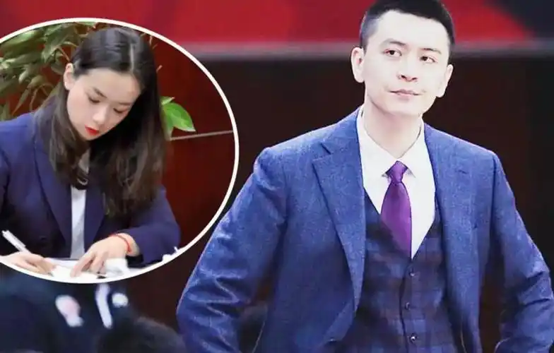 昔日情敌窦宝宝闻讯赶来,泣不成声.