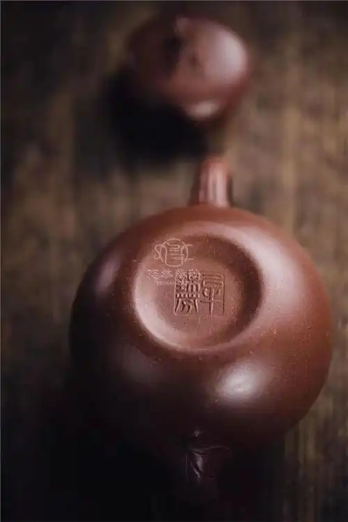 牟锦芬紫砂壶作品|原矿底槽清茄段壶440cc纯手工真品价格