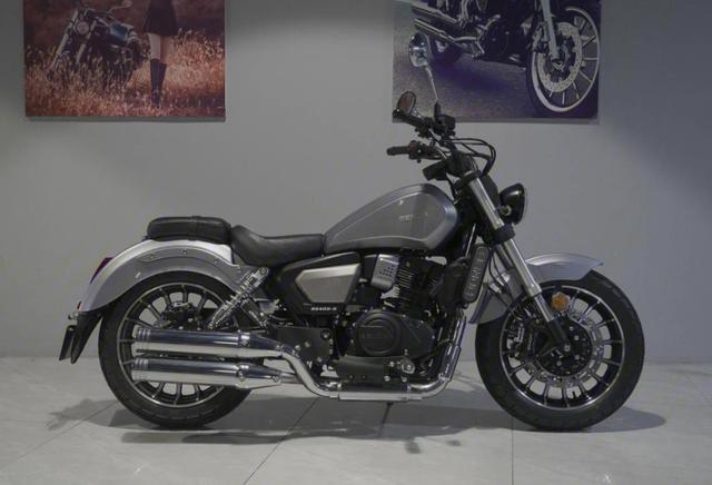 奔达巡航太子车box400,水冷双缸36.7马力,配19l油箱,不到3万