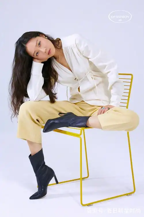 韩明星孔孝真一组低调系时尚杂志写真大片,尽显个人独特气质!