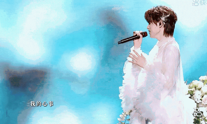 宋亚轩穿的是婚纱吧##宋亚轩solo舞台不枉