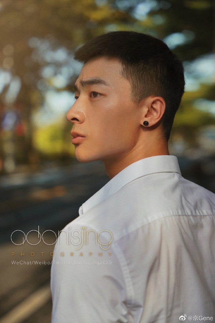 20209699:@彭果原帖9799京gene#帅哥##颜值##小鲜肉##腹肌