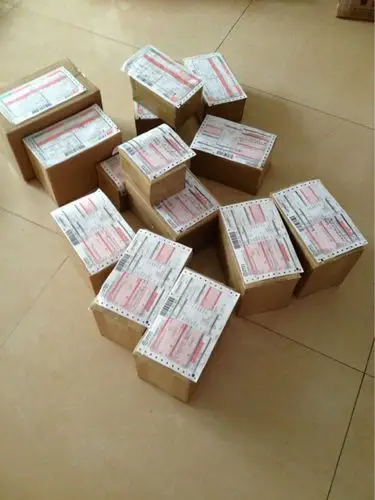 本店发货已远离垃圾式快递袋包装,全部采用纸箱密封包装.