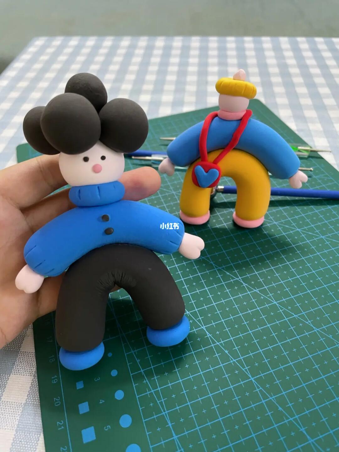 小人儿干了之后发现有点站不稳哈哈哈是怎么回事#超轻粘土  #粘土教程