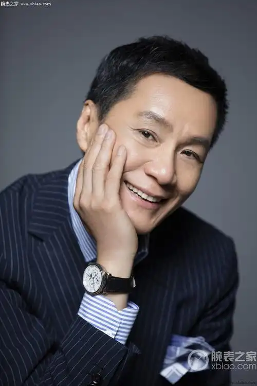 魅力男神演绎宝珀282年的"坚持"