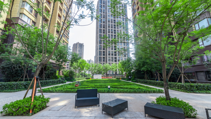 重庆绿地海外滩房价怎么样绿地海外滩房源户型图小区车位交通地址详情