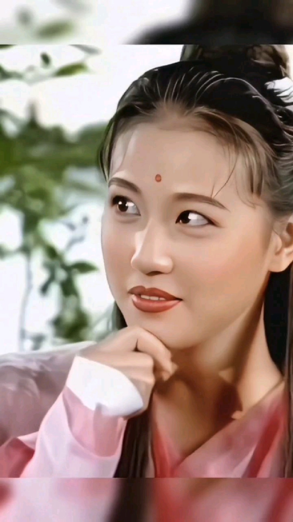 就周芷若这个角色来说,周海媚的扮相丝毫不输高圆圆#怀旧经典影视