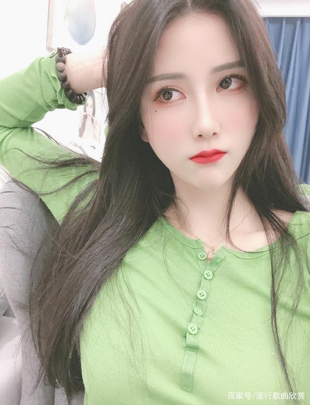 网红美女模特迷人自拍写真美照欣赏