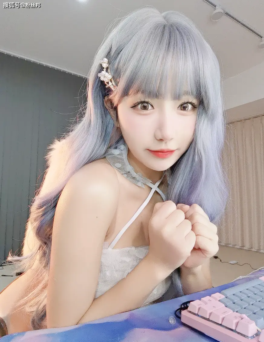 如今只剩500人气,小深深爆料离开斗鱼原因,小破站给得太多了