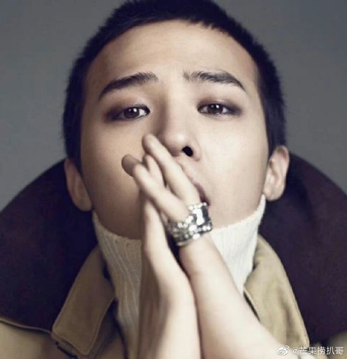 将两边剃掉设计的这一款寸头真的是酷炸了~寸头永远的yyds权志龙超话