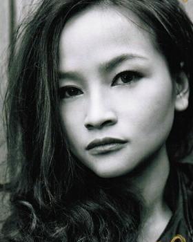 伍佳丽,中国大陆新晋女歌手.