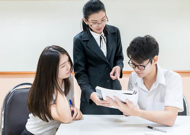 智商超高,堪比人精的三个星座