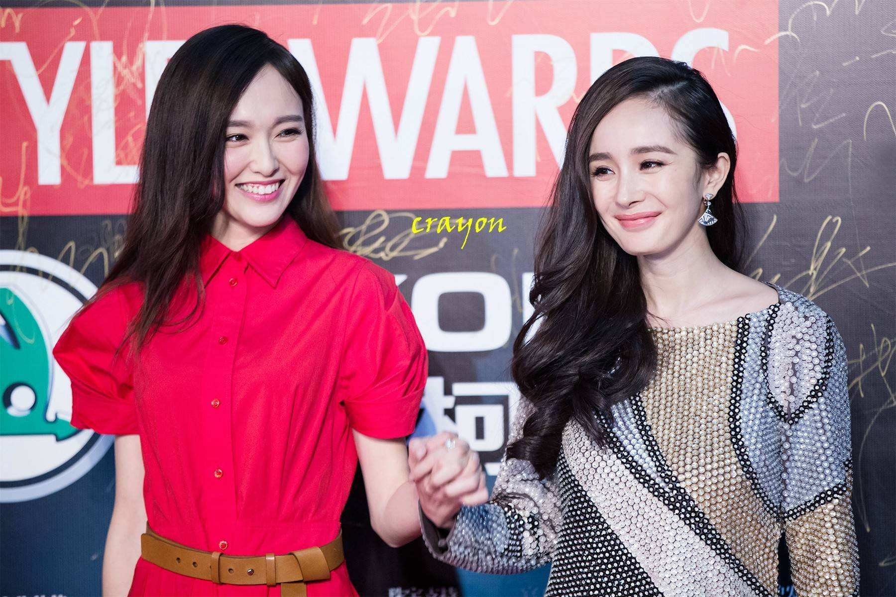 唐嫣生日杨幂送祝福,闺蜜情仍延续,她俩关系真的那么好吗?