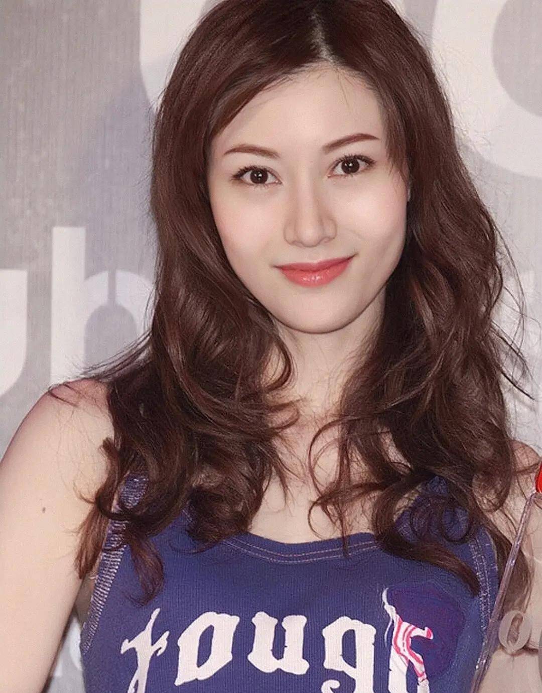 李嘉欣侧面美绝了,和靓靓同框鼻子赢好大,网友:这才是神仙颜值__凤凰