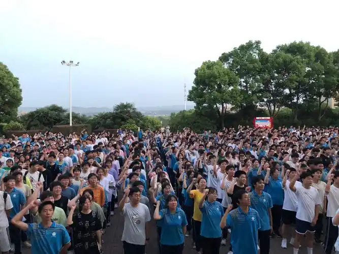 郧阳区二中举行2022年高考考生考风考纪专题教育会