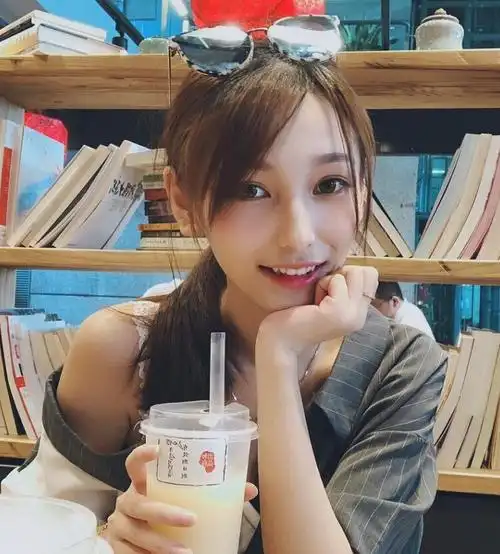 斗鱼美女主播叶知秋vanessa高清生活照写真叶知秋微博套图欣赏