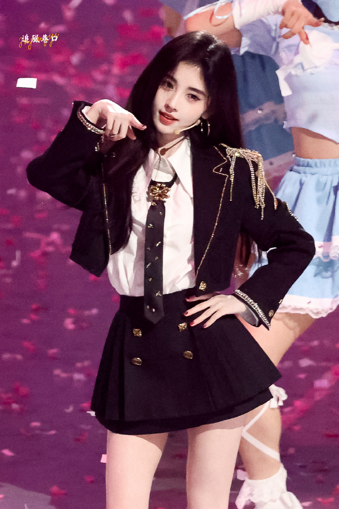 鞠婧祎唱恋爱告急好甜