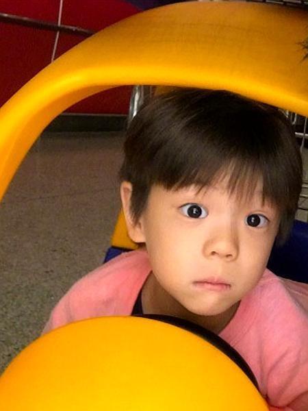 杜宇麒长大了变成双眼皮越来越帅气了还是怀念呆萌小小的他