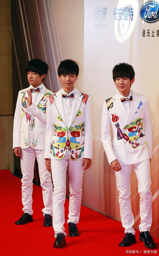 tfboys十周年演唱会正式官宣:盛夏奔赴,十年青春不悔